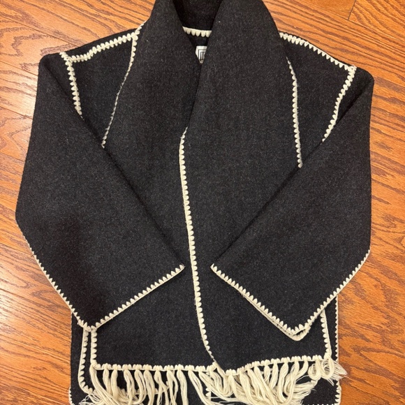Toteme Scarf Jacket - Picture 3 of 9